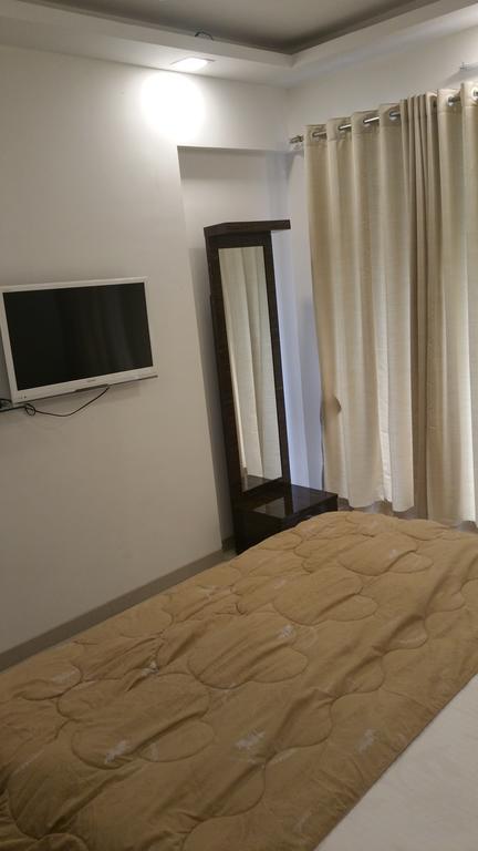Arista Service Apartments Andheri Мумбаї Екстер'єр фото